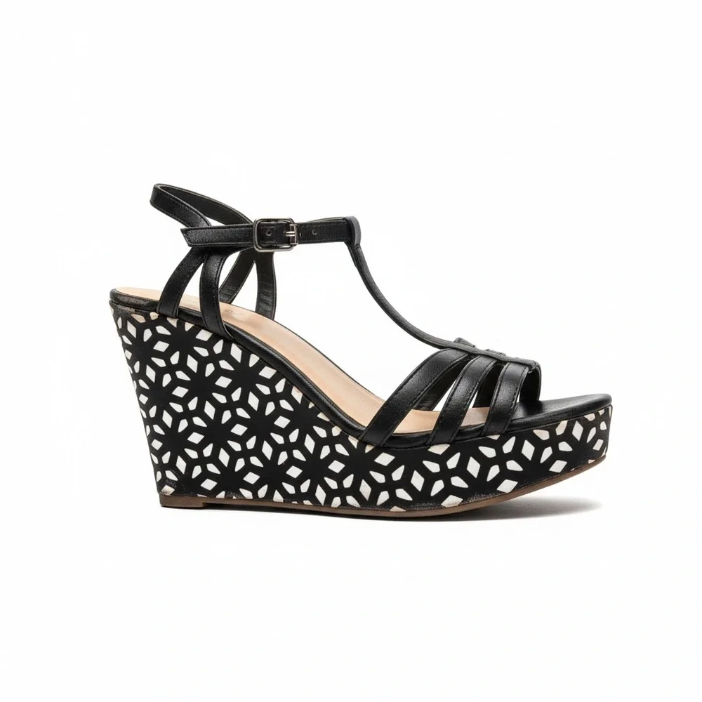 Maurices Black White Patterned Wedge Sandals Women’s Size 9 EUC